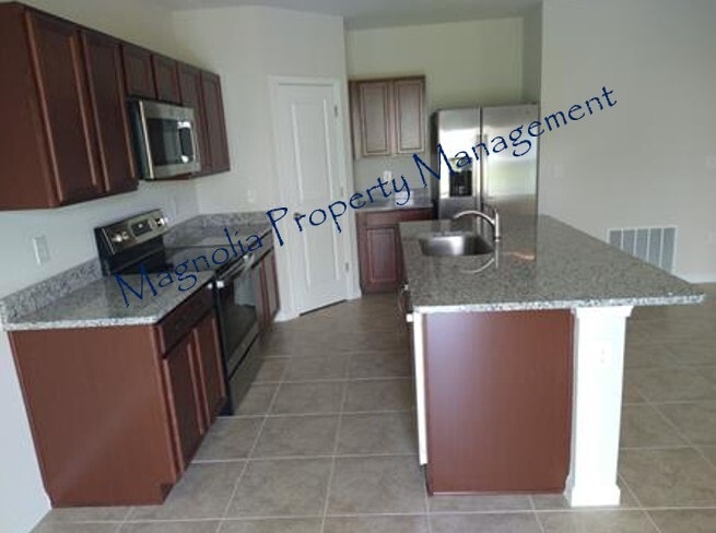 Building Photo - 1067 Kobuk St