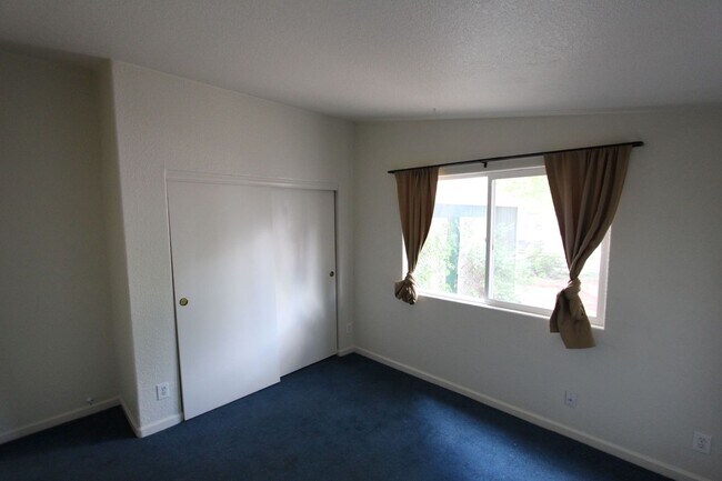 Building Photo - 95 E Camille Dr