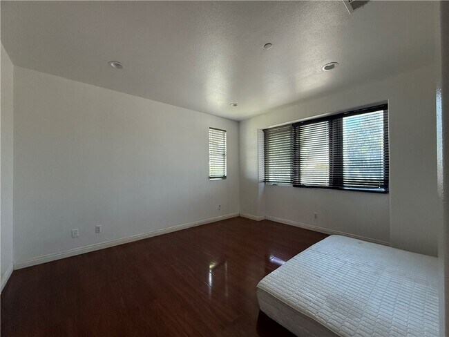 Building Photo - 11120 Legion Dr