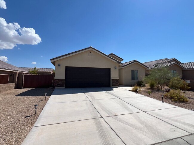 Building Photo - POOL & SPA HOME IN THE FOOTHILLS!