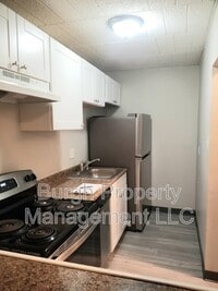 Building Photo - 634 Southcrest Dr