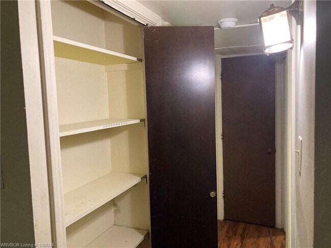 Building Photo - 220 May Ave