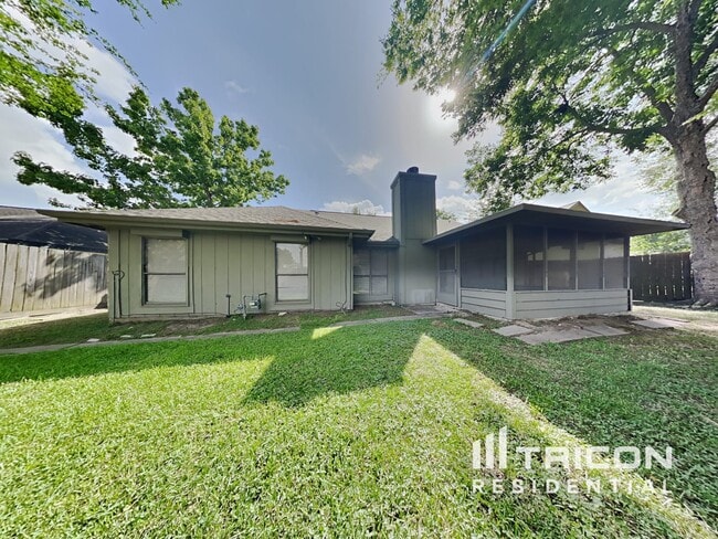 Building Photo - 2412 Colleen Dr