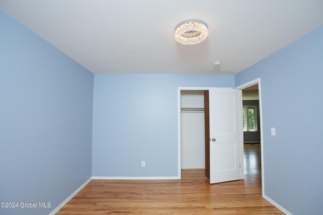 Building Photo - 35 McAlpin St