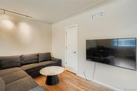 Building Photo - 636 N Washington St