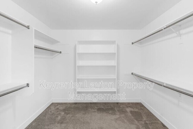 Building Photo - 1432 E Daylily Ct