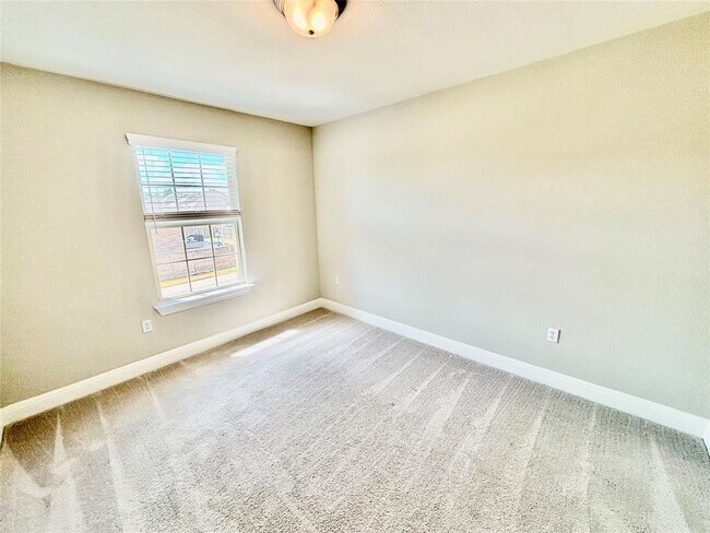 Building Photo - 14001 Salice Dr