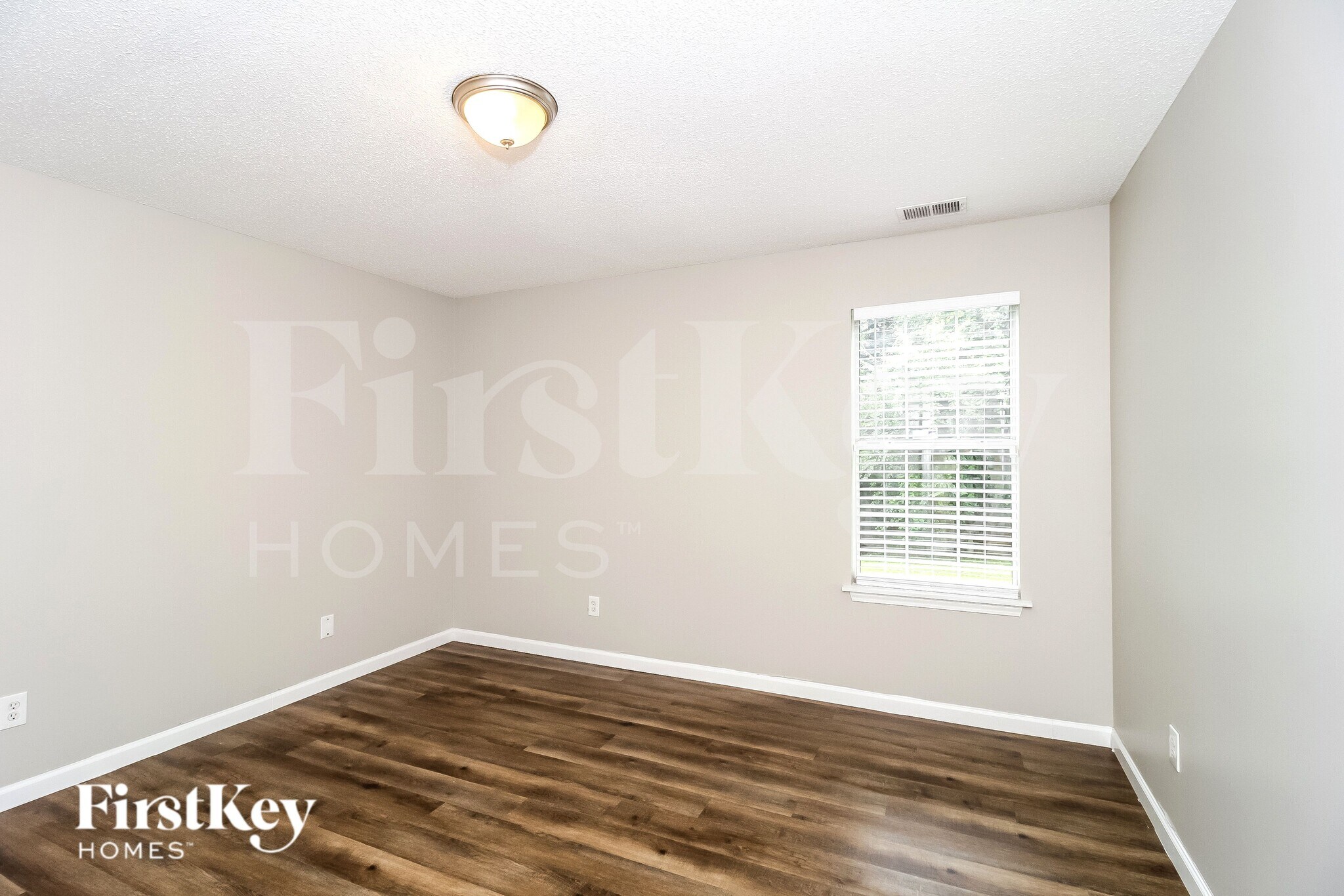 Building Photo - 4325 Stonecrest Dr