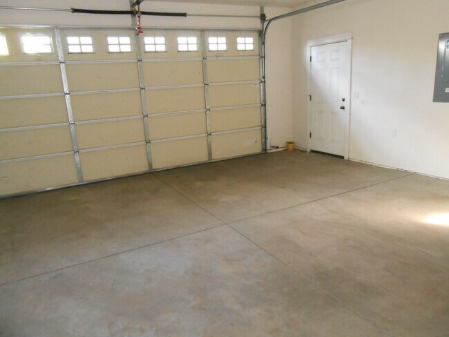 Building Photo - 61746 Darla Pl