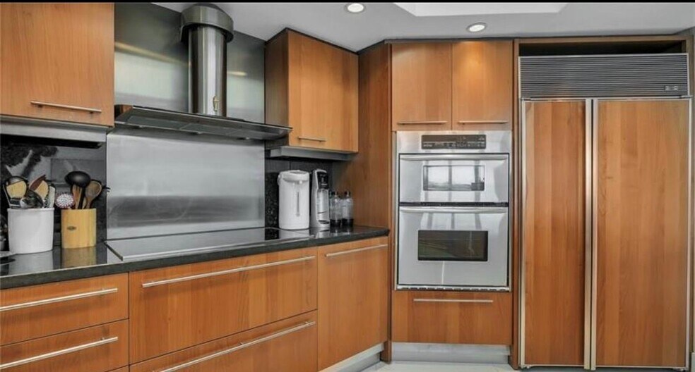 Building Photo - 9401 Collins Ave