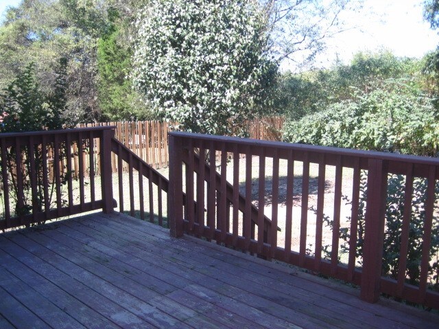 Building Photo - 717 Veneta View Dr