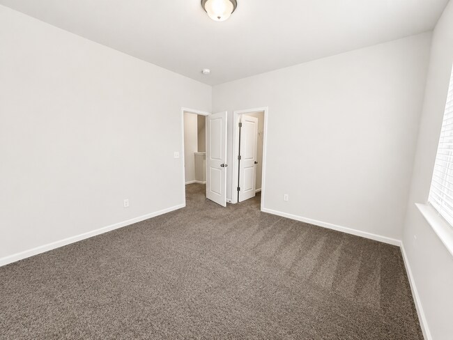 Building Photo - 717 Isleworth Ln