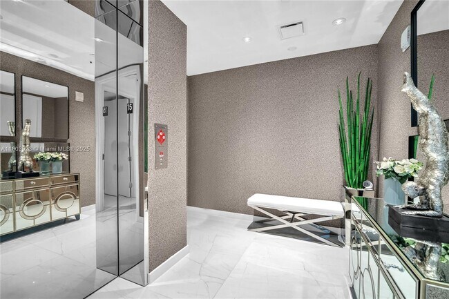 Building Photo - 15701 Collins Ave