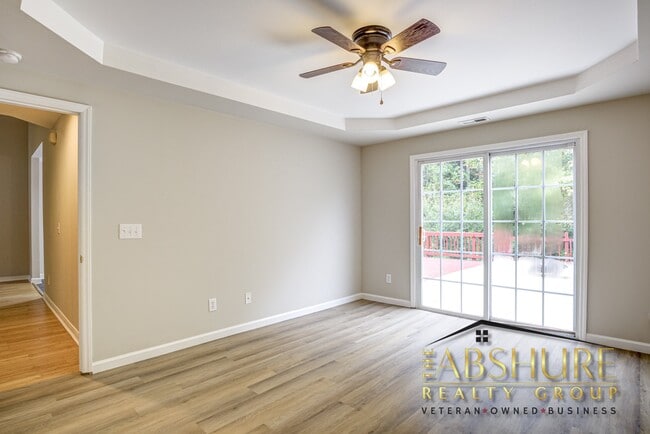 Building Photo - 852 Willow Bay Dr