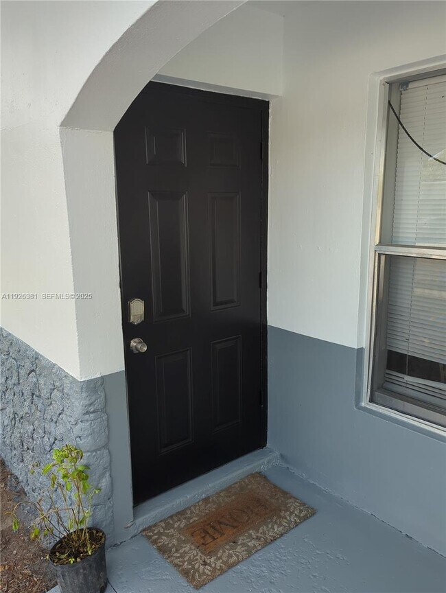 Building Photo - 7610 SW 10th St