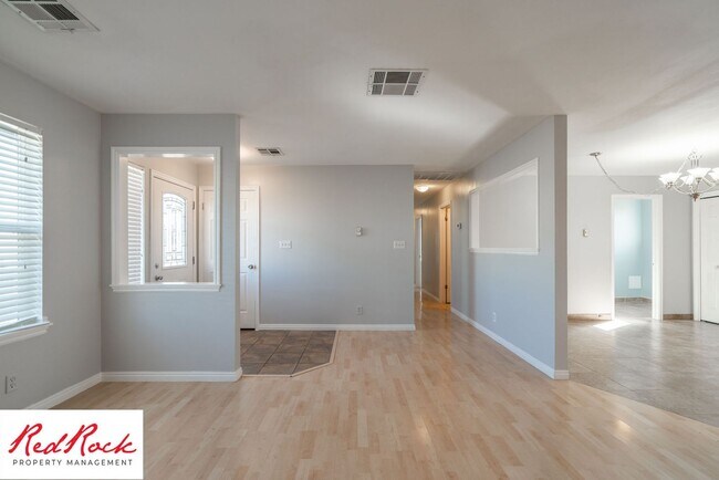 Building Photo - Bright & Spacious 3-Bed, 2-Bath Home in Wa...