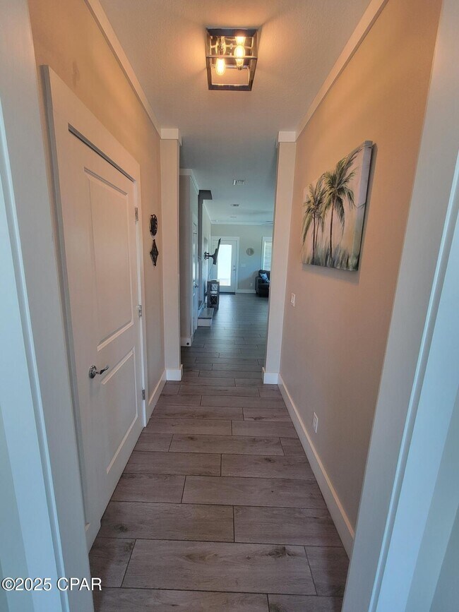 Building Photo - 100 Sea Breeze Cir