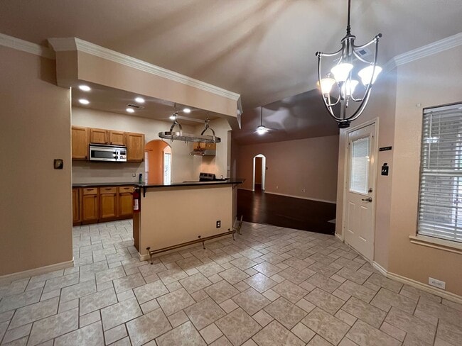 Building Photo - Gated Entry 5 bedroom, 3.5 Bath Home on 16...