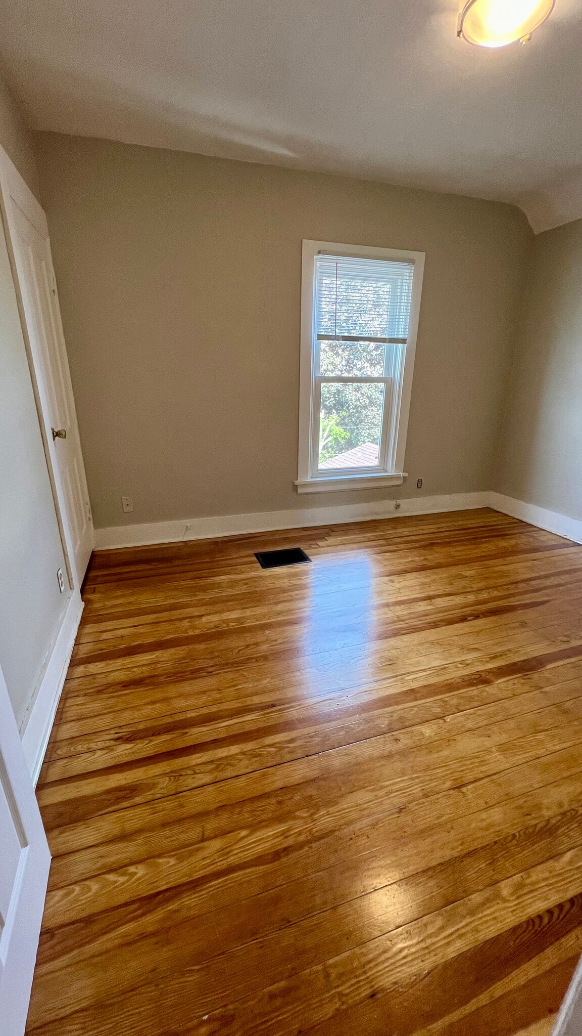 Building Photo - 784 Wilson St