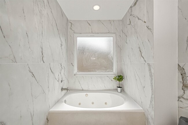 Building Photo - 16535 Oat Mill Dr