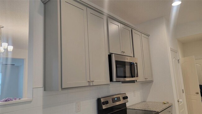 Building Photo - 3283 Stratton Cir