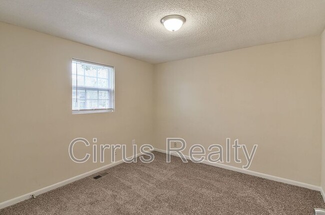 Building Photo - 753 28th St