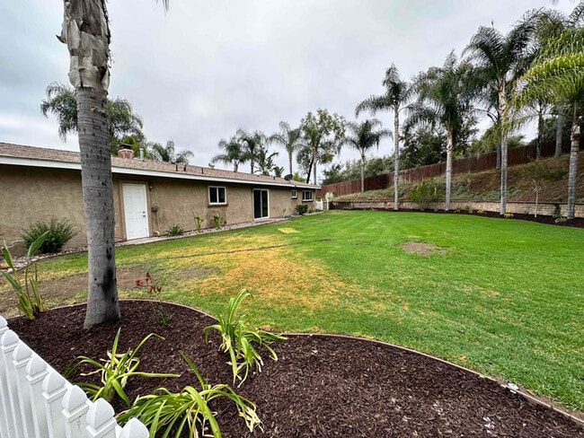 Building Photo - 5790 Dehesa Rd