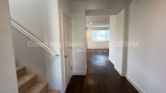 Building Photo - 448 Albertina Ave