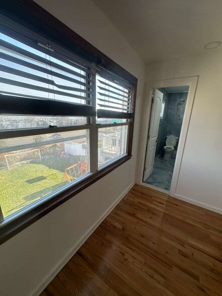 Building Photo - 109-19 Ditmars Blvd