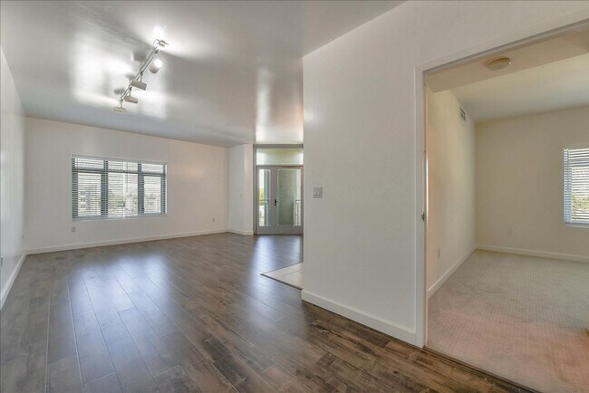 Building Photo - Fantastic 2 Bedroom/2 Bath at City Heights