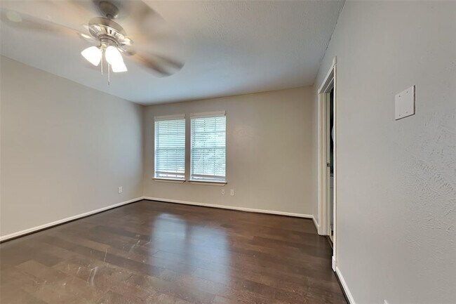 Building Photo - 57 Rockfern Ct