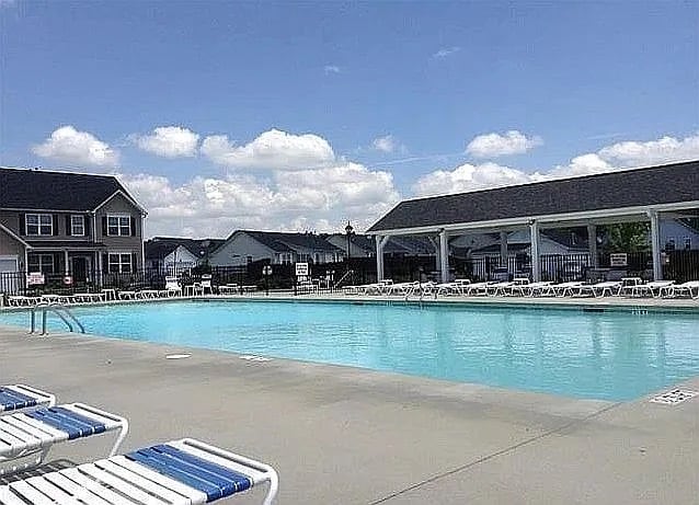 Community Pool - 168 Pamlico Rd