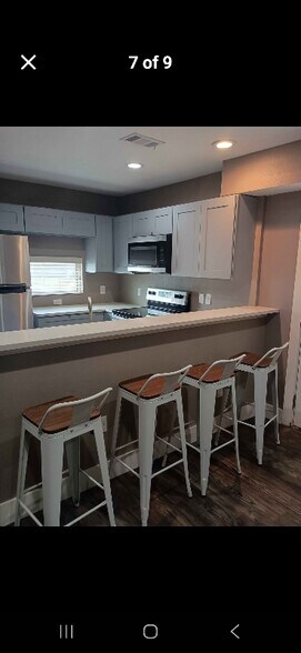 Building Photo - 714 E Lamar St