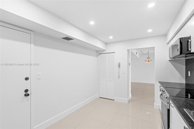 Building Photo - 600 Three Islands Boulevard