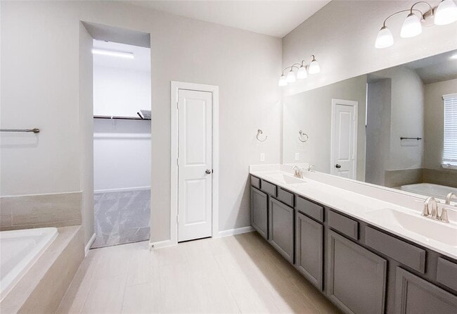 Building Photo - 2810 Chestnut Oak Cir