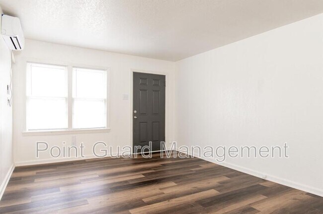 Building Photo - 3201-3207 S Waco Ave