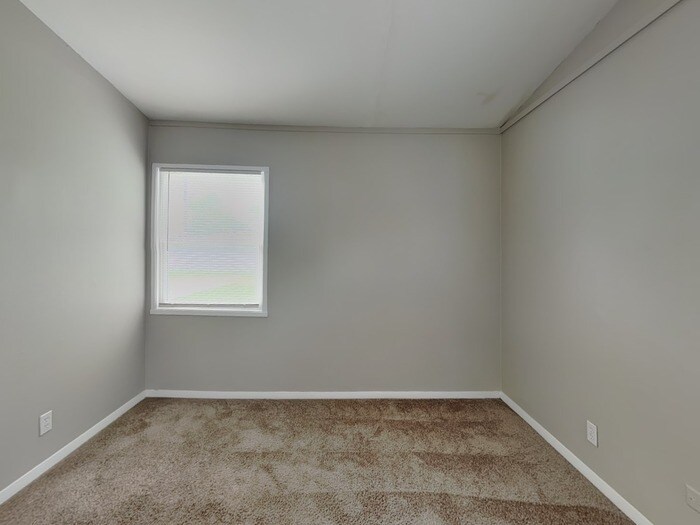 Building Photo - 120 Brookside Dr