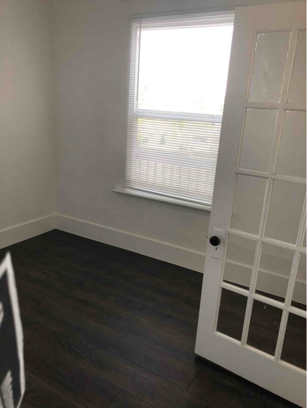 Building Photo - 5408 S 3rd Ave