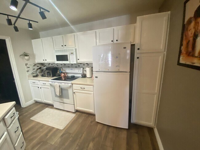 Building Photo - 5745 N Genoa Way