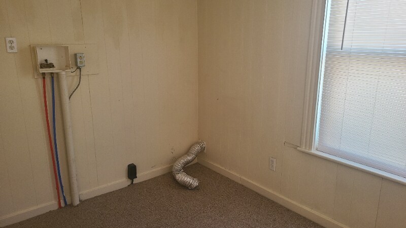 Building Photo - 210 E Pine St