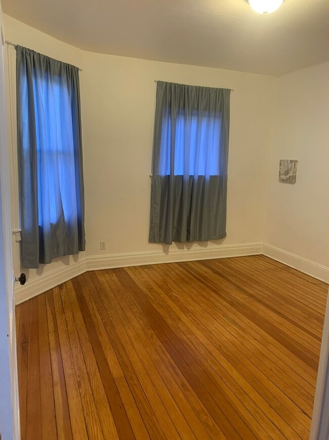 Building Photo - Cozy 2 Bedroom in Ivywild