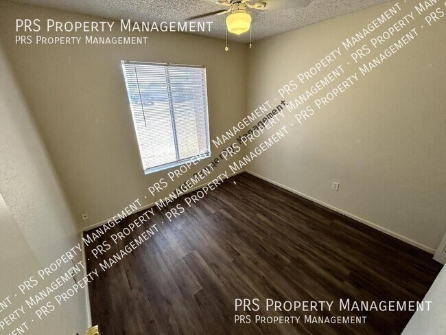 Building Photo - 3226 N Sycamore Pl