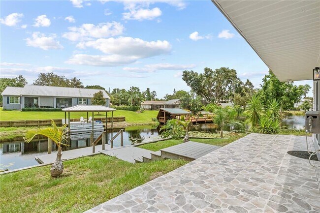 Building Photo - 17511 Canal Shores Dr