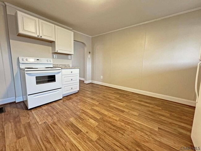 Building Photo - 610 Graham Ave