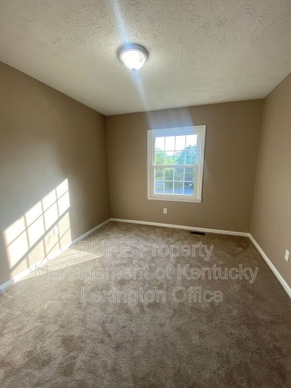 Building Photo - 3493 Sutherland Dr