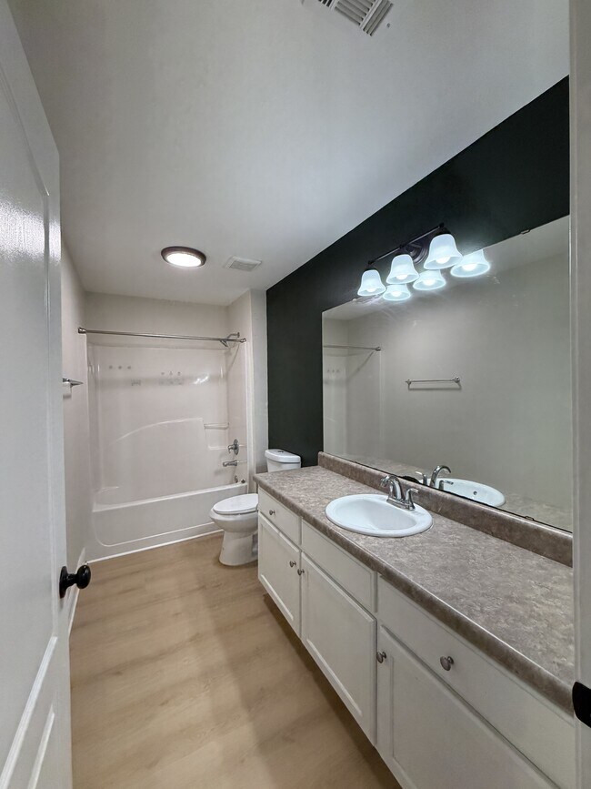 Building Photo - 6130 Ashton Woods Cir