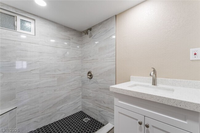 Building Photo - 5402 Tahoe Dr