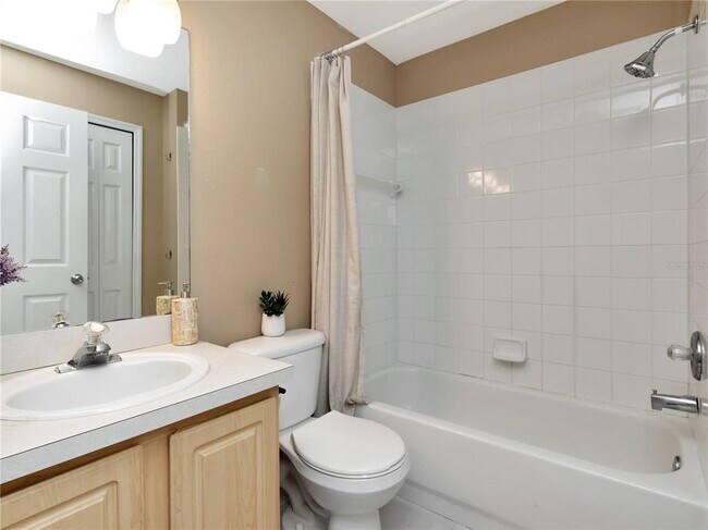Building Photo - 8811 Casablanca Way
