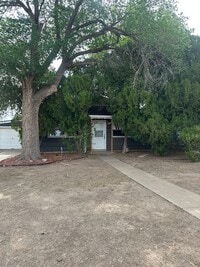 Building Photo - Large 3 bed 2 bath