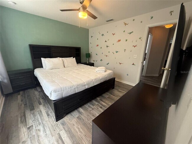 Building Photo - 1675 Royal Ridge Dr